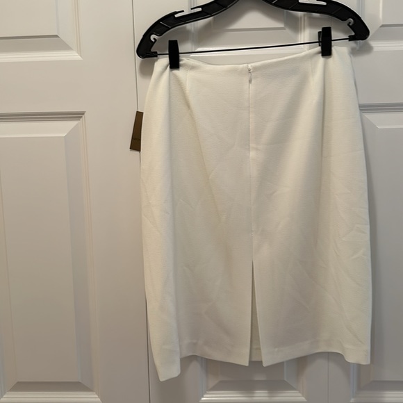 Woman’s Nipon Boutique Vanilla Color Suit - Picture 8 of 11